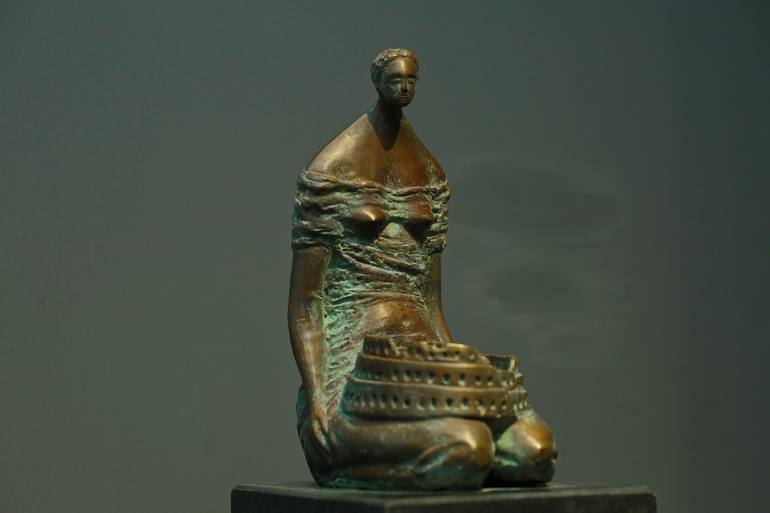 Original Figurative Women Sculpture by Narinart Armgallery