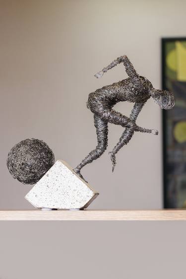 Karen Axikyan/Competition (31x11x33 3.6kg iron, concrete) thumb