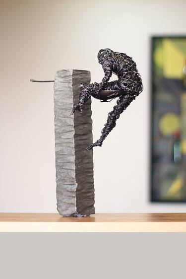 Karen Axikyan/Addiction (34x25x16cm 2.8kg iron, basalt) thumb