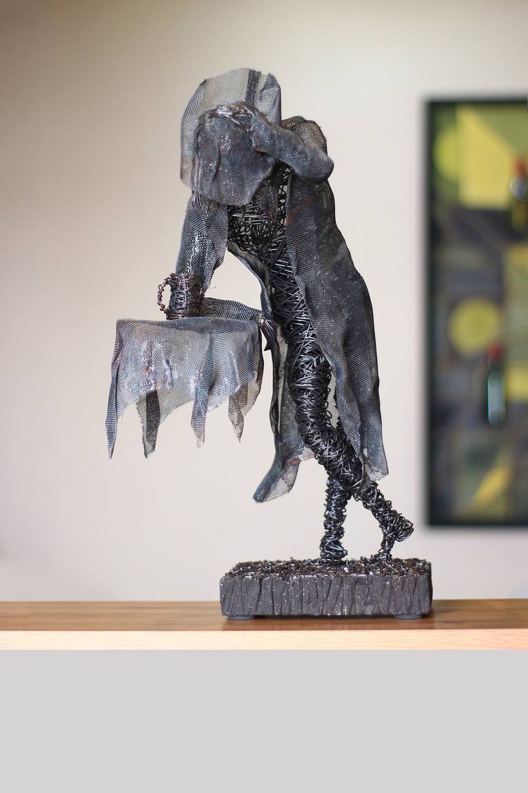 Original Figurative People Sculpture by Narinart Armgallery