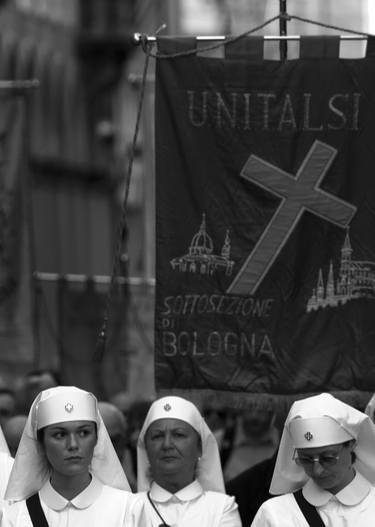 Three Nurses in Italy - Limited Edition 2/15 thumb