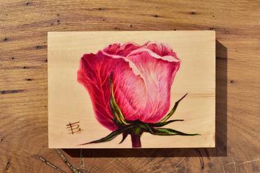 Picturesque rose on a wooden base thumb