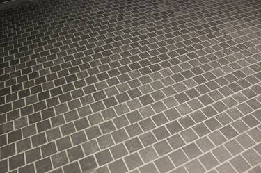 square pattern on floor thumb