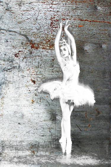 Silver Ballet Dancer Extended thumb