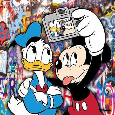 Donald Duck And Mickey Mouse Selfie Disney 1 thumb