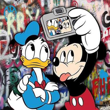Donald Duck And Mickey Mouse Selfie Disney 2 thumb