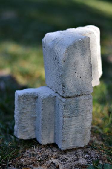 Concrete modular sculpture thumb