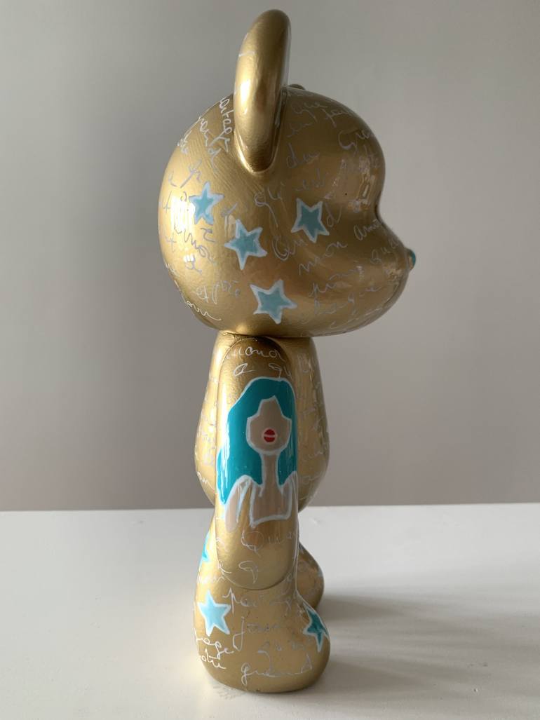 Original Contemporary Animal Sculpture by Caroline Montigneaux