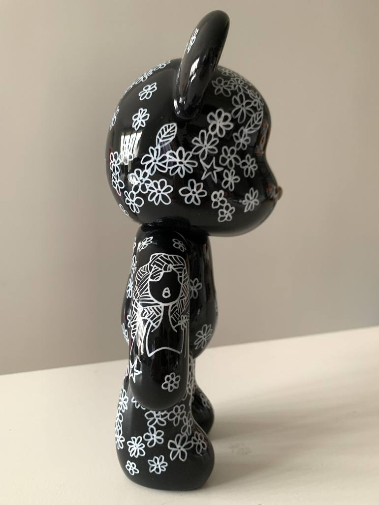 Original Contemporary Animal Sculpture by Caroline Montigneaux
