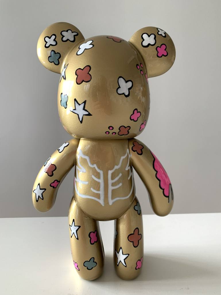 Original Contemporary Animal Sculpture by Caroline Montigneaux