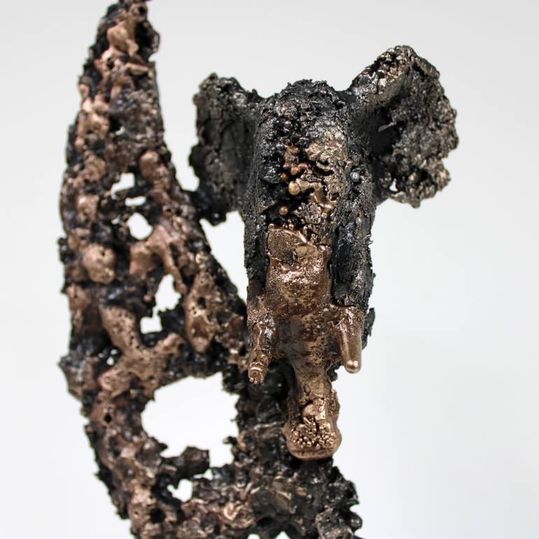 Original Contemporary Animal Sculpture by Philippe Buil