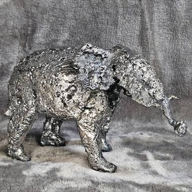Original Figurative Animal Sculpture by philippe BUIL