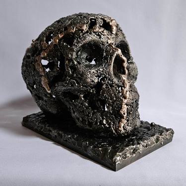 Vanity 3-24 - Skull metal sculpture thumb
