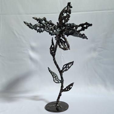 Original Contemporary Floral Sculpture by philippe BUIL