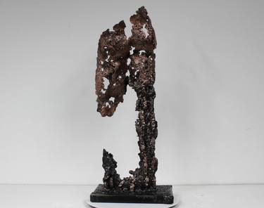Pavarti Gé - Buttocks sculpture metal steel bronze thumb