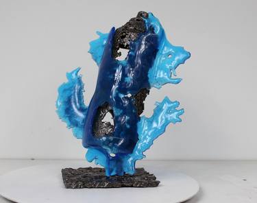 Blue Sea spray bomb - Pop art sculpture in steel and glass spray bomb - Philippe Buil thumb