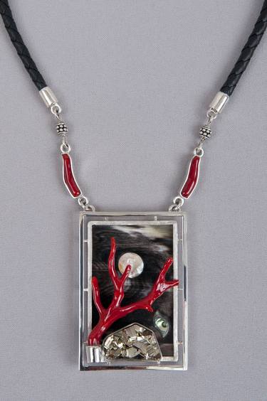 Necklace - silver, corals, pirit, horn, leather, mother of pearl thumb