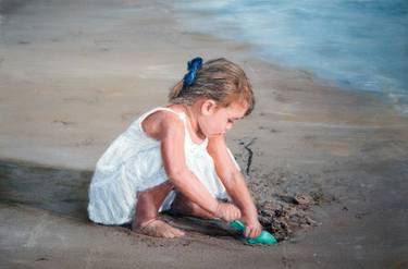 Little girl with shovel thumb